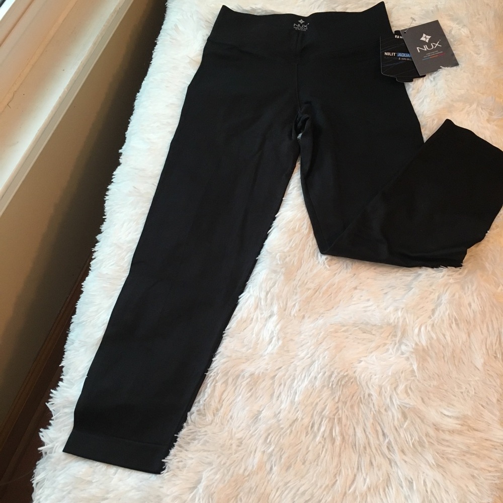 NUX NILIT AQUARIUS
Women's V-Crop Legging, XS, NWT